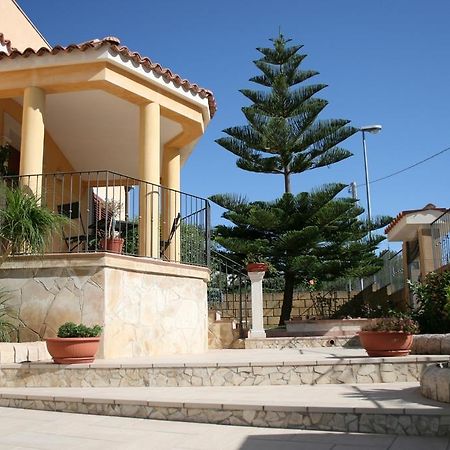 Villa Mara B&B Noto Bagian luar foto