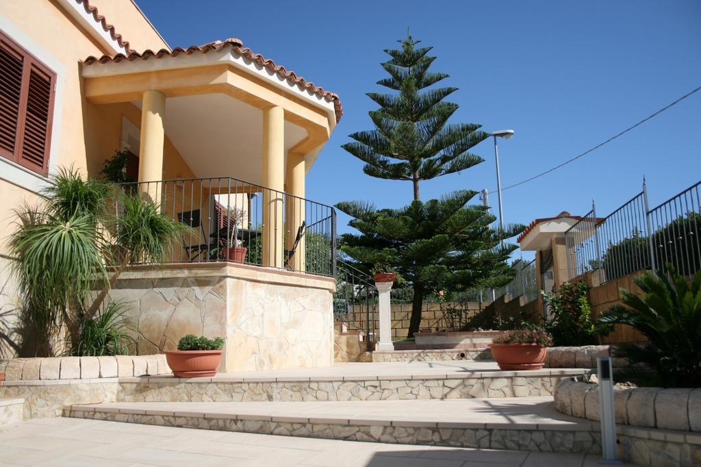 Villa Mara B&B Noto Bagian luar foto